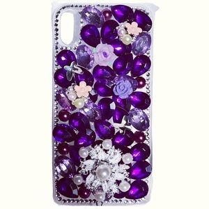 Sparkling Elegance:‎ Rhinestone Blume Case